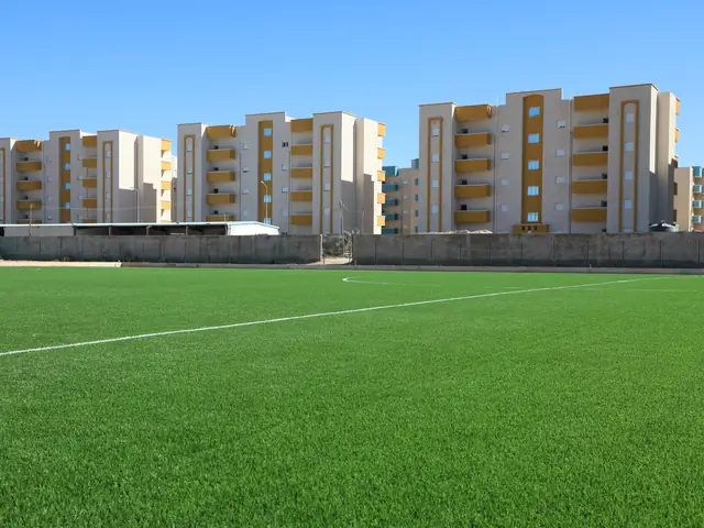 ملعب ومرافق رياضية